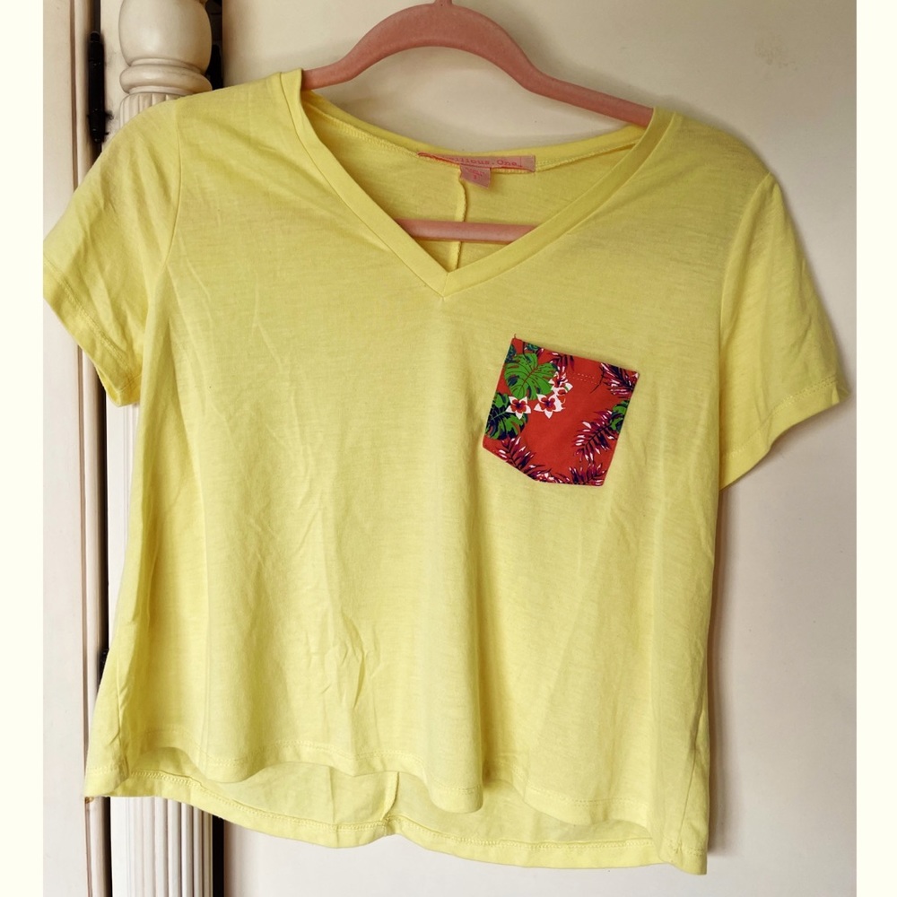 🦩Yellow Flower Pocket Short-Sleeved Crop Top
